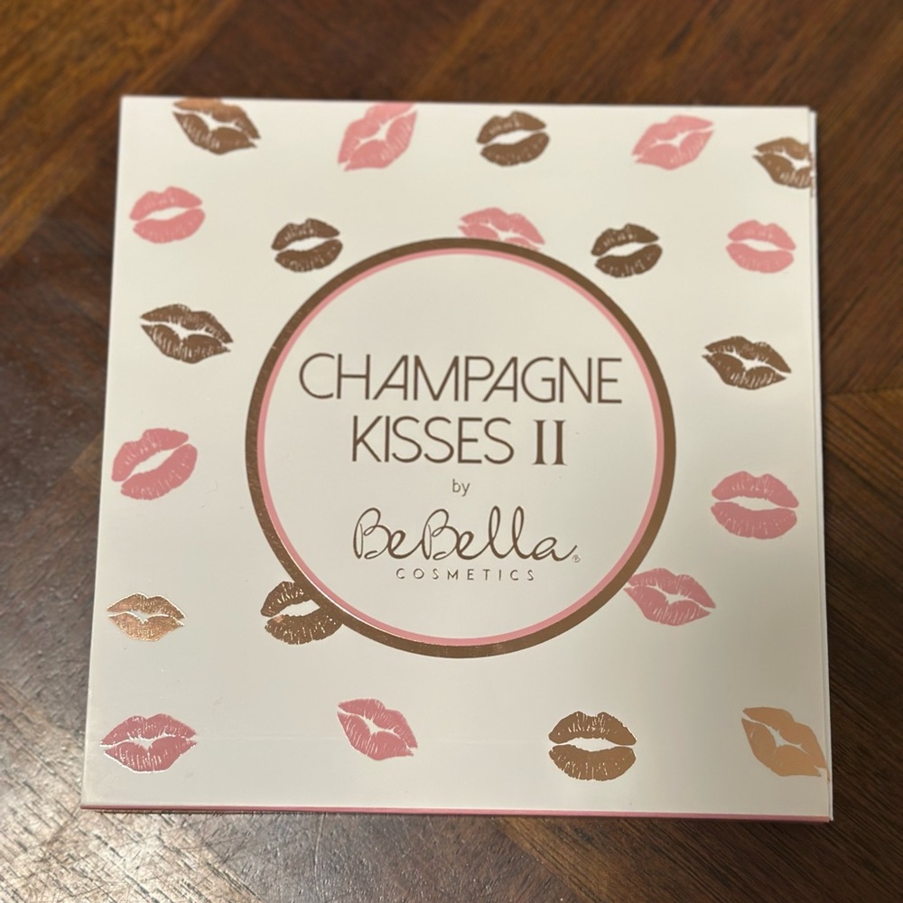 Bella Canvas Champagne Kisses II Eyeshadow Palette